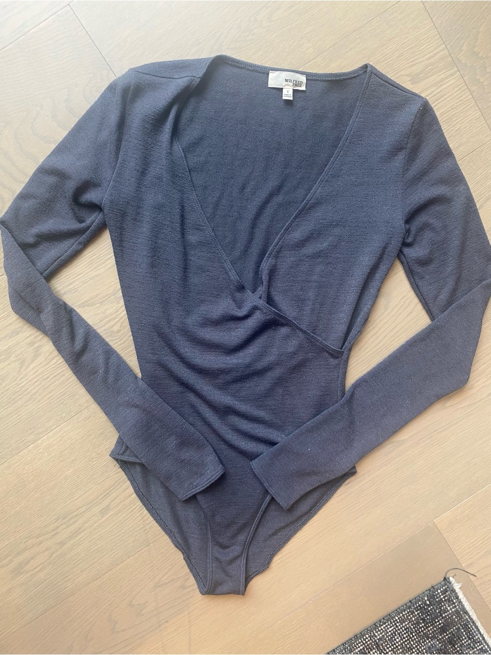 Wilfred Long Sleeve Deep V Bodysuit in grey